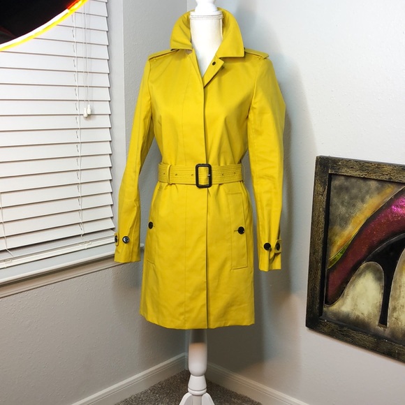 Burberry trench raincoat US 4